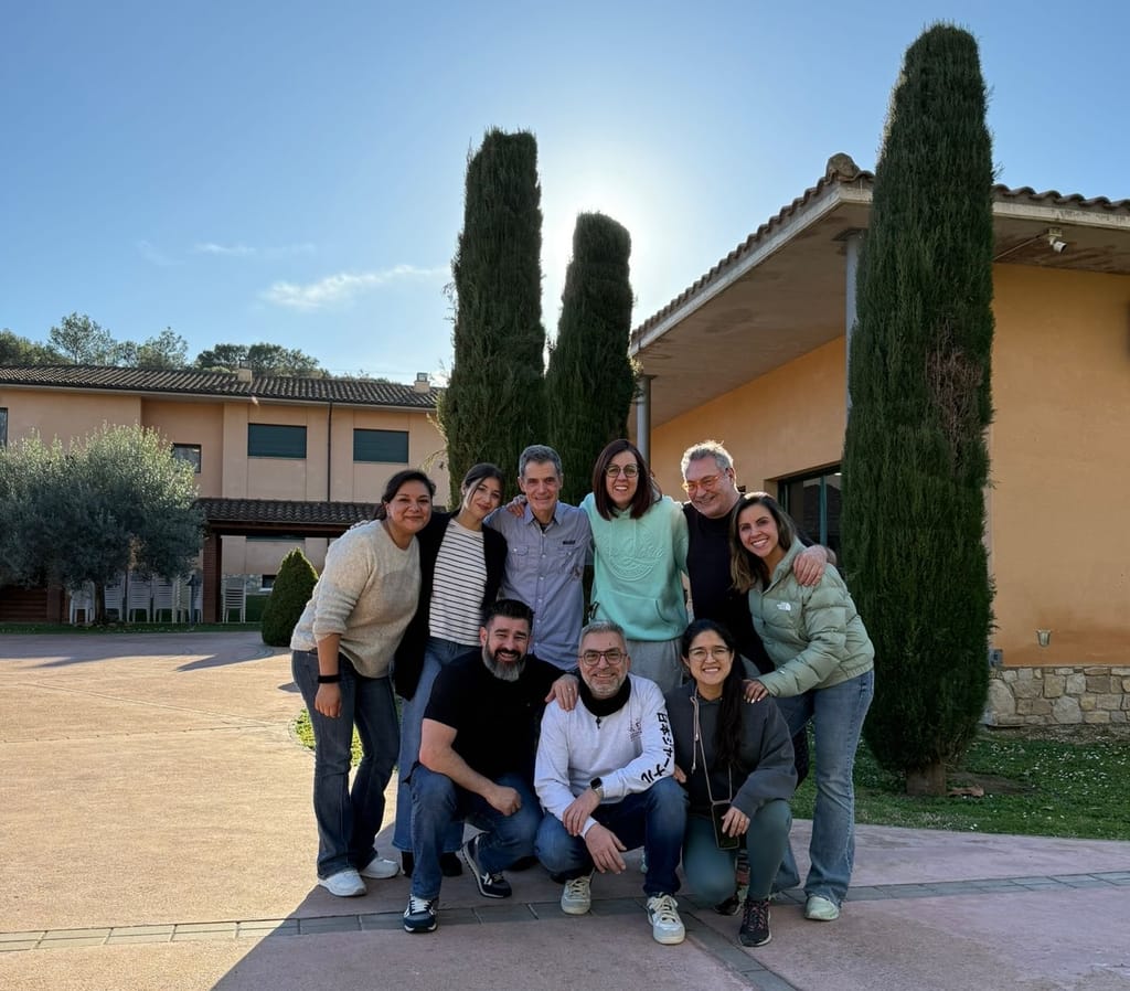 Equipo Sawubona en sesión de trabajo