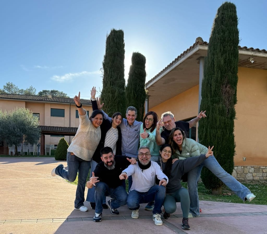 Equipo Sawubona celebrando